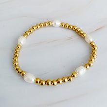 Load image into Gallery viewer, Freshwater Pearls Golden Bauble Bracelets