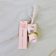 Load image into Gallery viewer, Romantic Round Cut Solitaire Ring Set Of 2