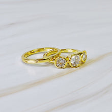 Load image into Gallery viewer, Trio Bezel Stone Ring Set Of 2