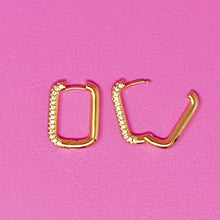 Load image into Gallery viewer, So Chic Hoop Earrings
