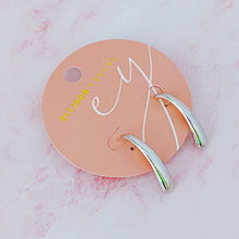 Load image into Gallery viewer, Beauty Of Simplicity Earrings
