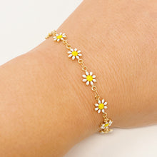 Load image into Gallery viewer, All Around Daisy Bracelet
