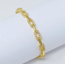 Load image into Gallery viewer, Alternatively Linked Open Bangle Bracelet
