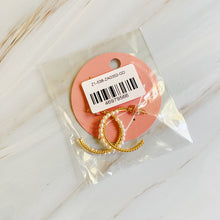 Load image into Gallery viewer, Pearl And Gold Blended Hoop Earring
