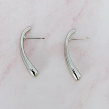 Load image into Gallery viewer, Beauty Of Simplicity Earrings

