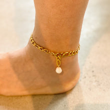 Load image into Gallery viewer, Cuban Link Pearl Bracelet
