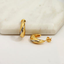 Load image into Gallery viewer, Dual-Tone Teardrop Hoops
