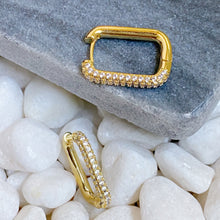 Load image into Gallery viewer, So Chic Hoop Earrings
