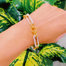 Load image into Gallery viewer, Chic And Glam Chain Bracelet
