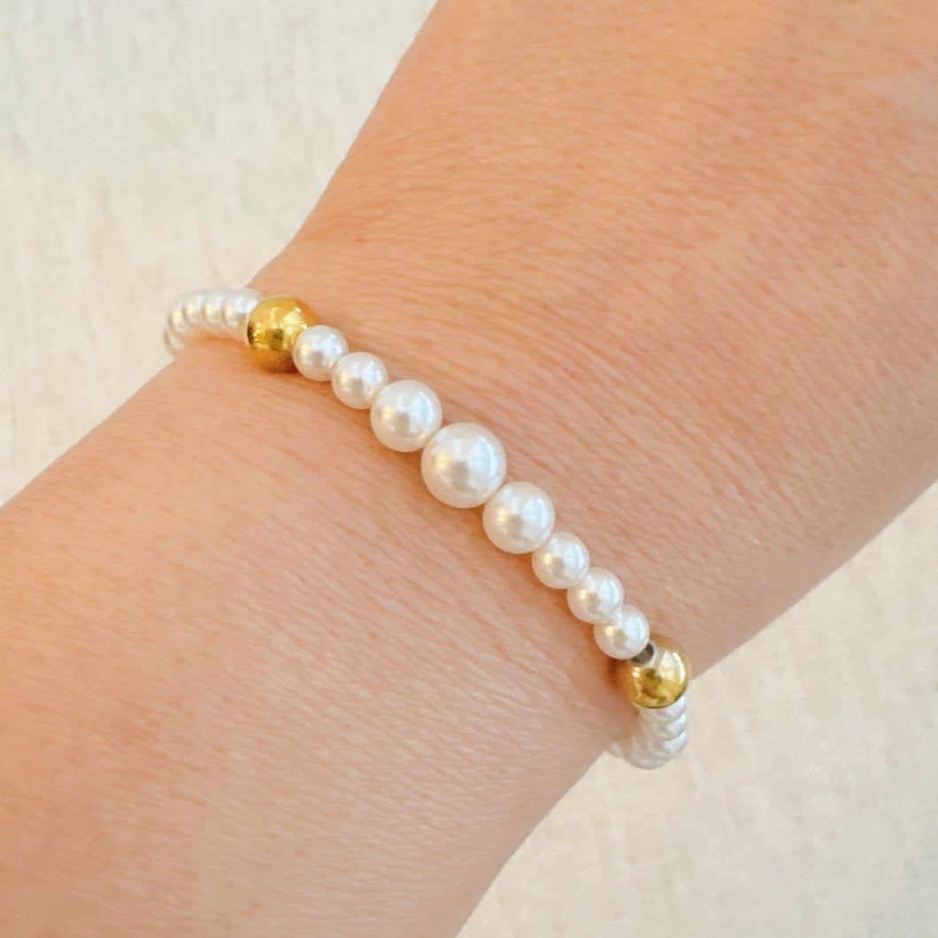 Pearl & Gold Beaded Stretch Bracelet