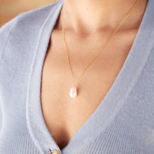 Load image into Gallery viewer, Baroque Pearl Drop Necklace
