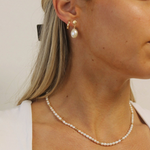 Load image into Gallery viewer, Aphrodite Pearl Necklace
